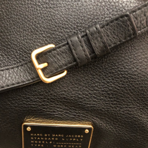 Authentic Marc by Marc Jacobs Bag. Shoulder or Crossbody. Mint condition. - Picture 4 of 10